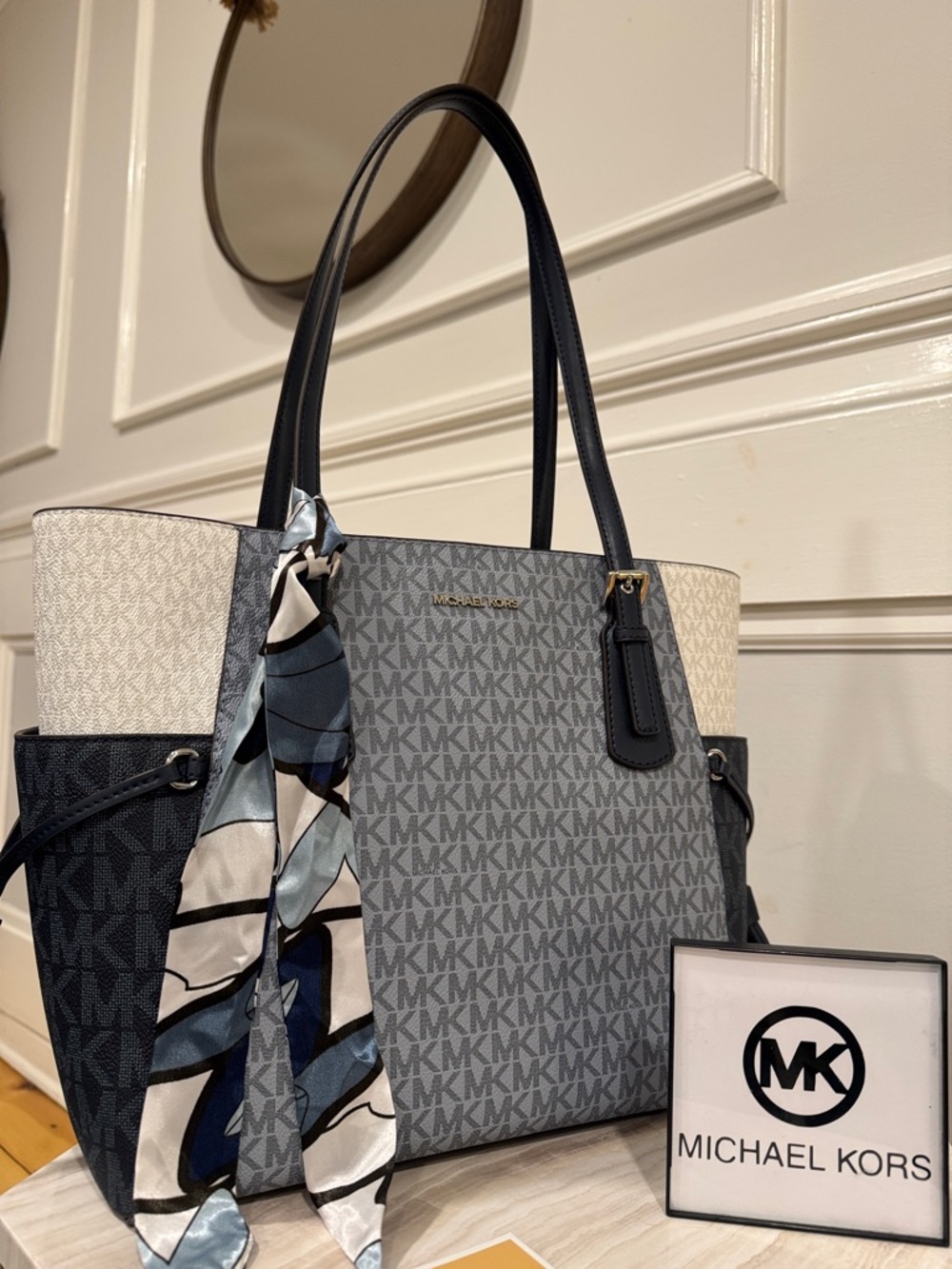 Michael Kors Jet Set Signature Blue White Tote